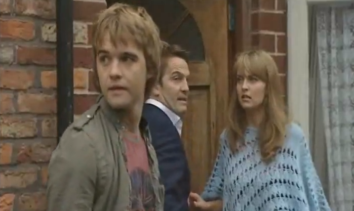Rupert Hill, Bradley Walsh and Debra Stephenson in Coronation Street 