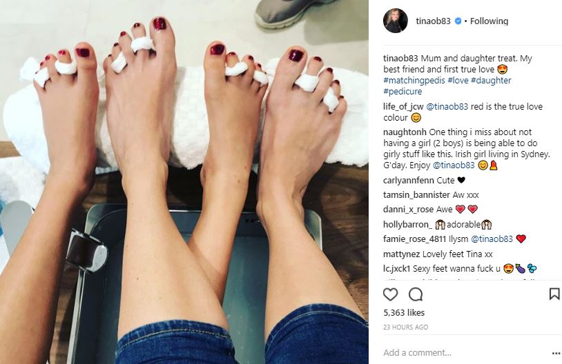 Tina O'Brien and Scarlett get matching pedicures