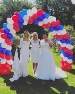 Instagram @hollywilloughby