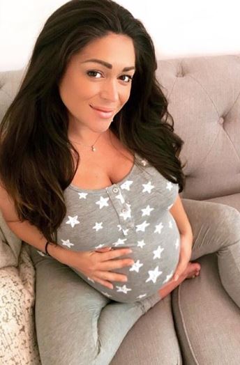 Instagram @caseybatchelor1