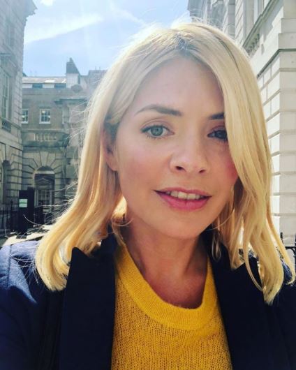 Instagram @hollywilloughby