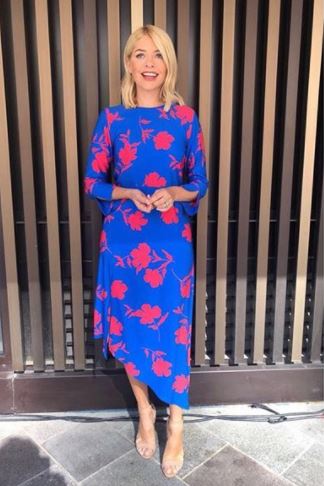 Instagram @hollywilloughby