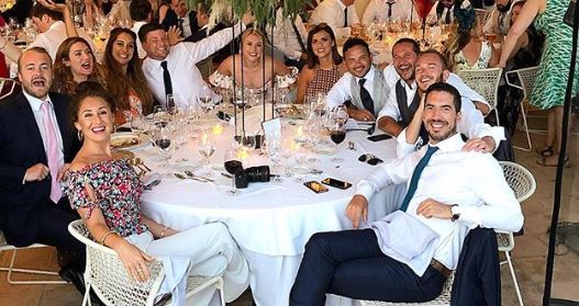 Instagram @ryanthomas84