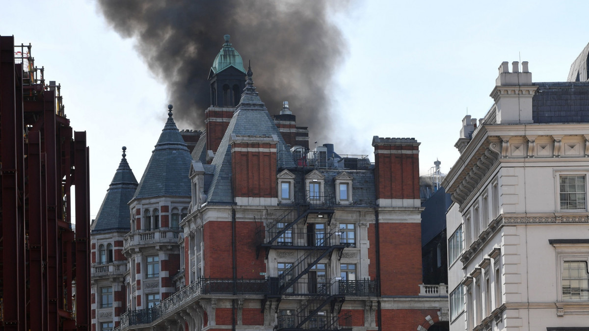 PA / Hotel Fire at Knightsbridge Mandarin Oriental