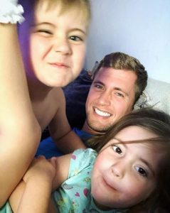 @danosborneofficial Dan with Ella and Teddy 