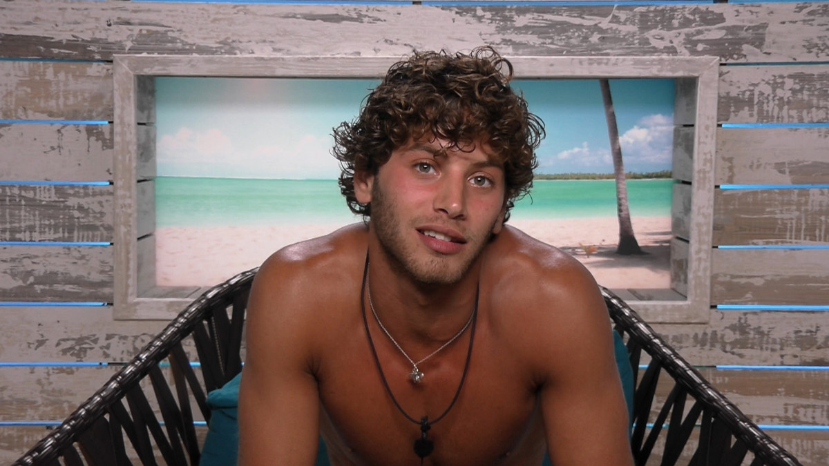Love Island's Eyal and Hayley talk, S4 E02