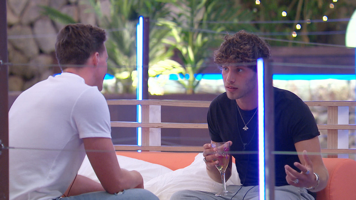 Love Island's Alex and Eyal talk