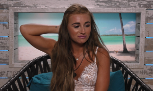 Dani Dyer on Love Island (Credit: ITV2)