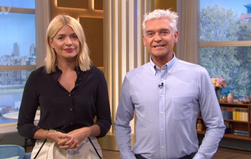 holly-willoughby and phil schofield on This Morning (Credit: ITV)