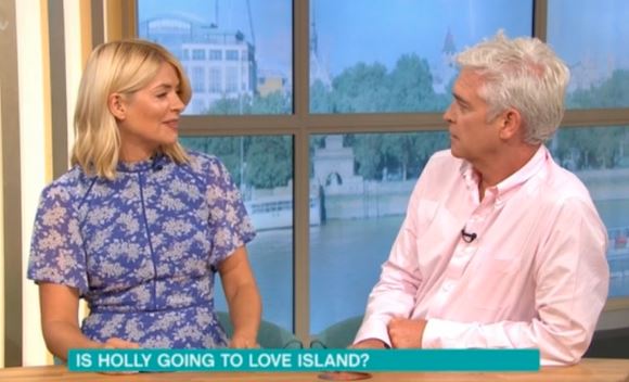 Holly Willoughby and Phillip Schofield talk about Love Island on This Morning