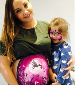 Pregnant Jacqueline Jossa (Credit: Instagram)