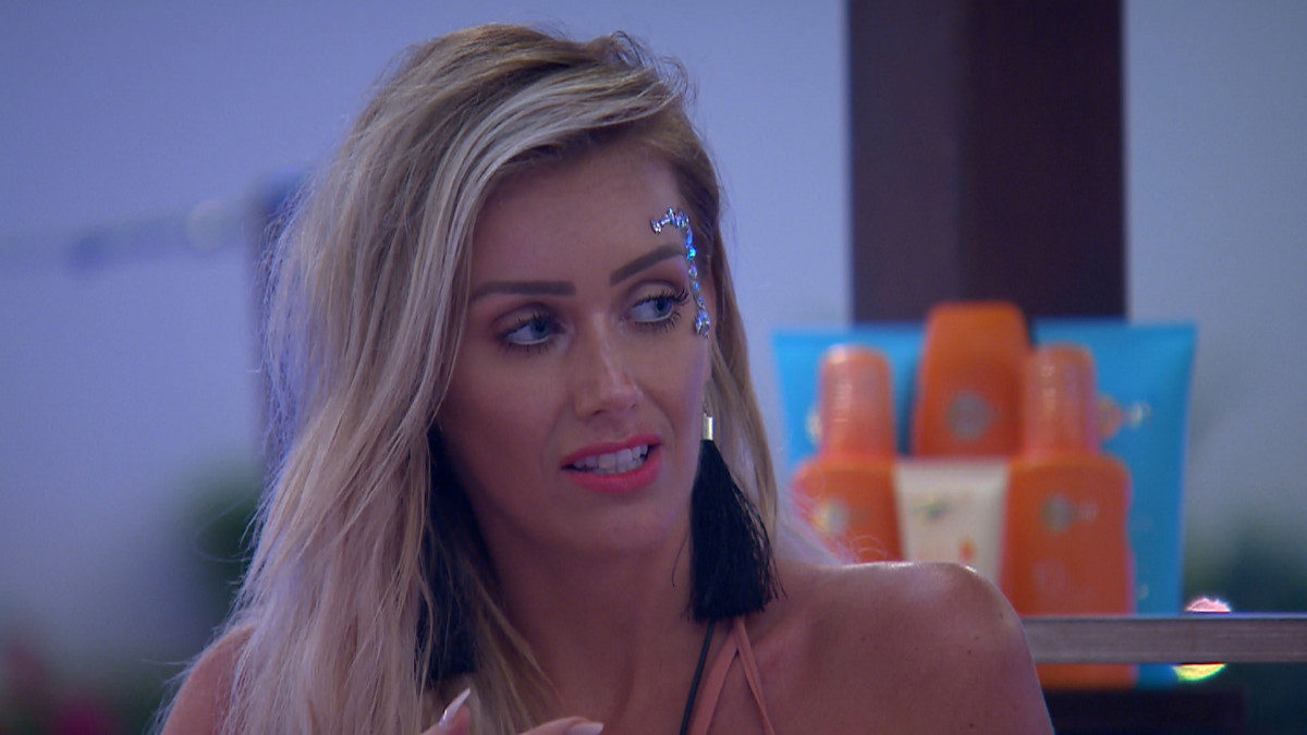 Love Island's Laura is unhappy with Georgia