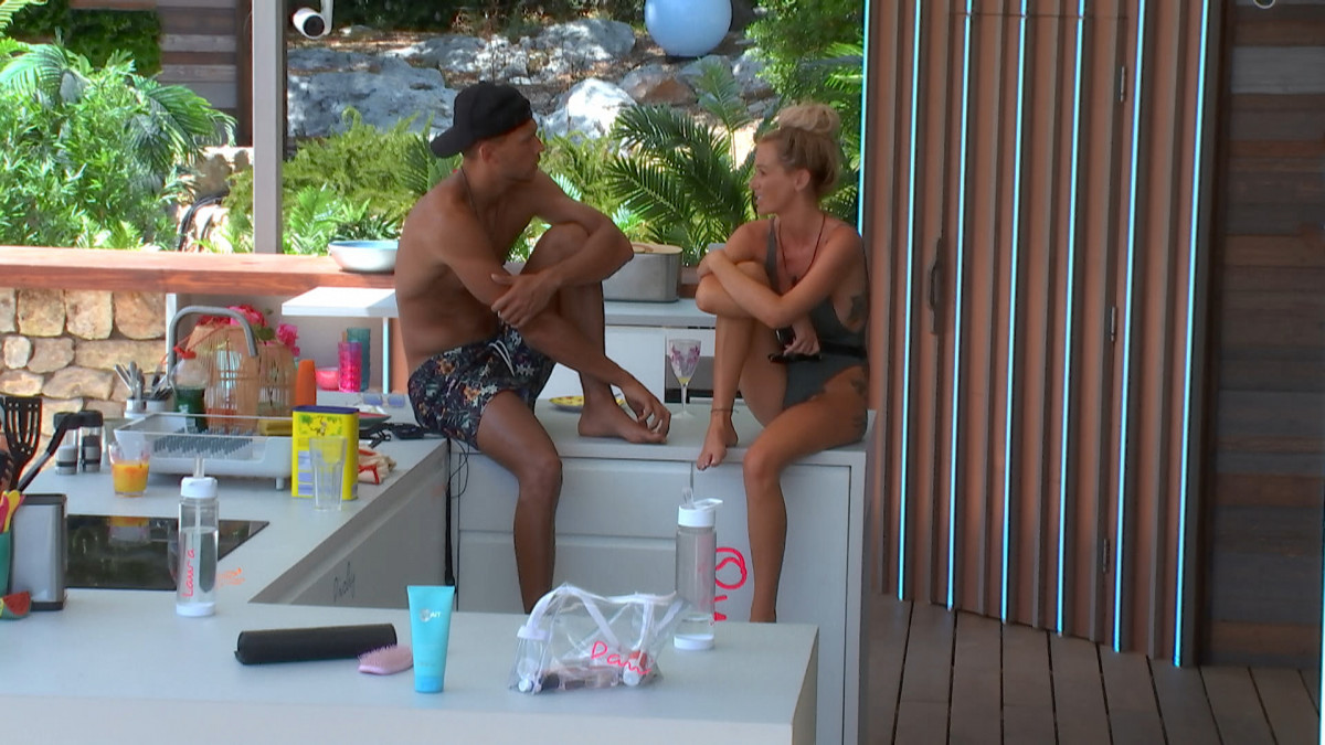 Love Island's Jack talks to Laura