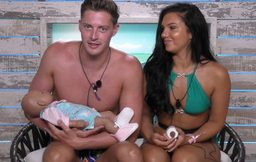 Love Island (Credit: ITV2)