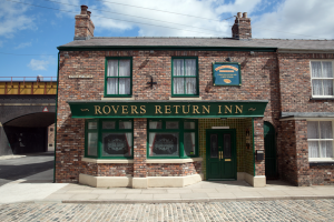 Coronation Street fans go wild as Alexandra Mardell shows off Rovers Return teapot