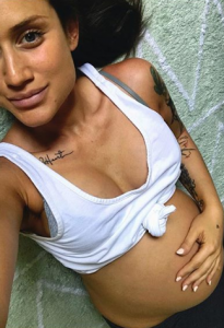 Katie Waissel giving a pregnancy update