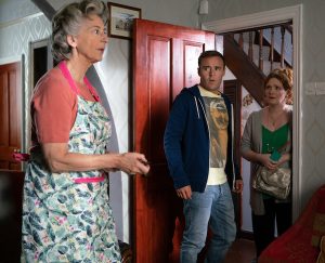 Coronation Street fan theory suggests Arthur is Tyrone's grandfather! 