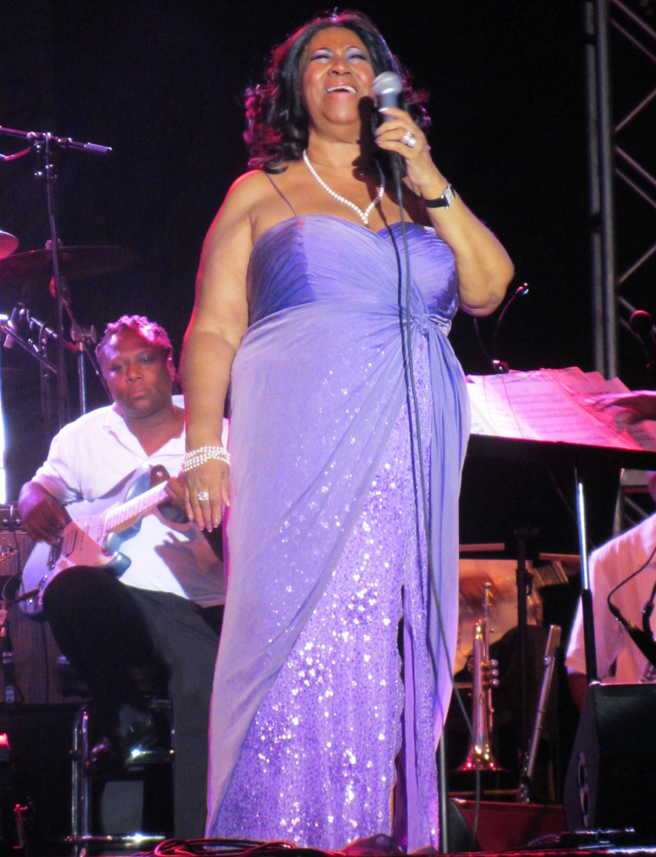 Aretha Franklin gives Natalie Cole Tribute at Mohegan Sun's Arena