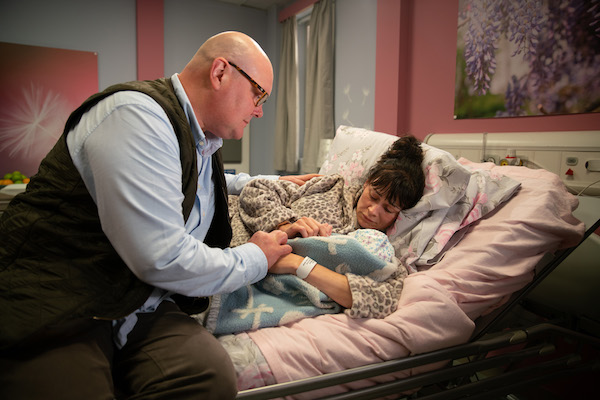 Emmerdale Paddy and Chas are heartbroken as Grace dies moments after her arrival