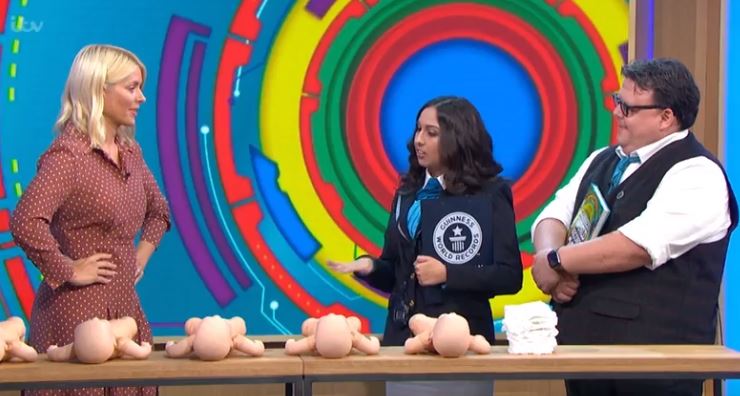 Holly Willoughby tries Guinness World Record