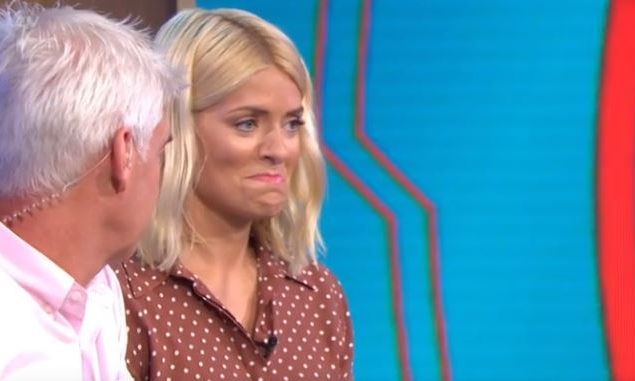 Holly Willoughby tries Guinness World Record