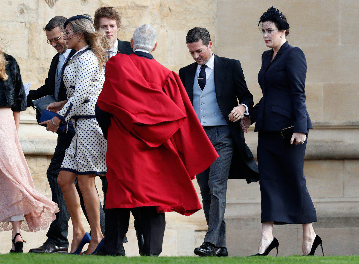 Dave Gardner and Liv Tyler arrive ahead of the wedding of Princess Eugenie of York to Jack Brooksbank at Windsor Castle on October 12, 2018 in Windsor, England. (Photo by Adrian Dennis - WPA Pool/Getty Images)