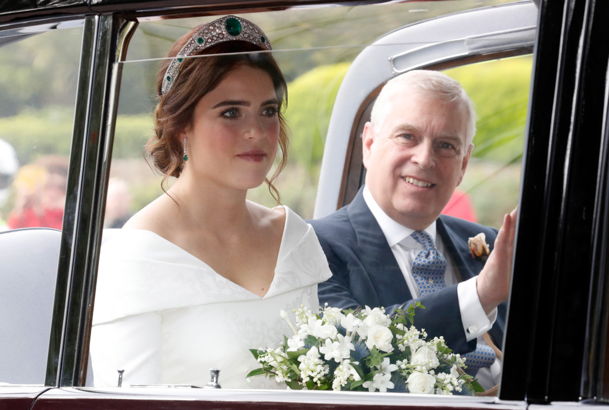 The bride Princess Eugenie of York with her father Prince Andrew, Duke of York arrives by car for her Royal wedding to Mr. Jack Brooksbank at St. George's Chapel on October 12, 2018 in Windsor, England. (Photo by Chris Jackson/Getty Images)