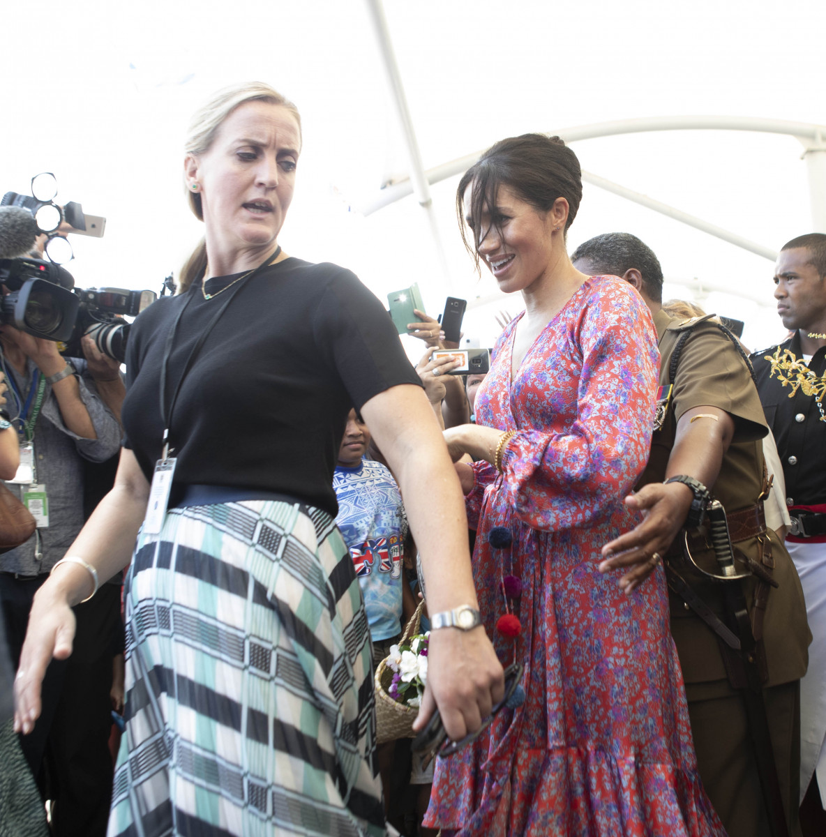 Meghan, Duchess of Sussex visits a market on October 24, 2018 in Suva, Fiji. The Duke and Duchess of Sussex are on their official 16-day Autumn tour visiting cities in Australia, Fiji, Tonga and New Zealand. (Photo by Ian Vogler - Pool/Getty Images)