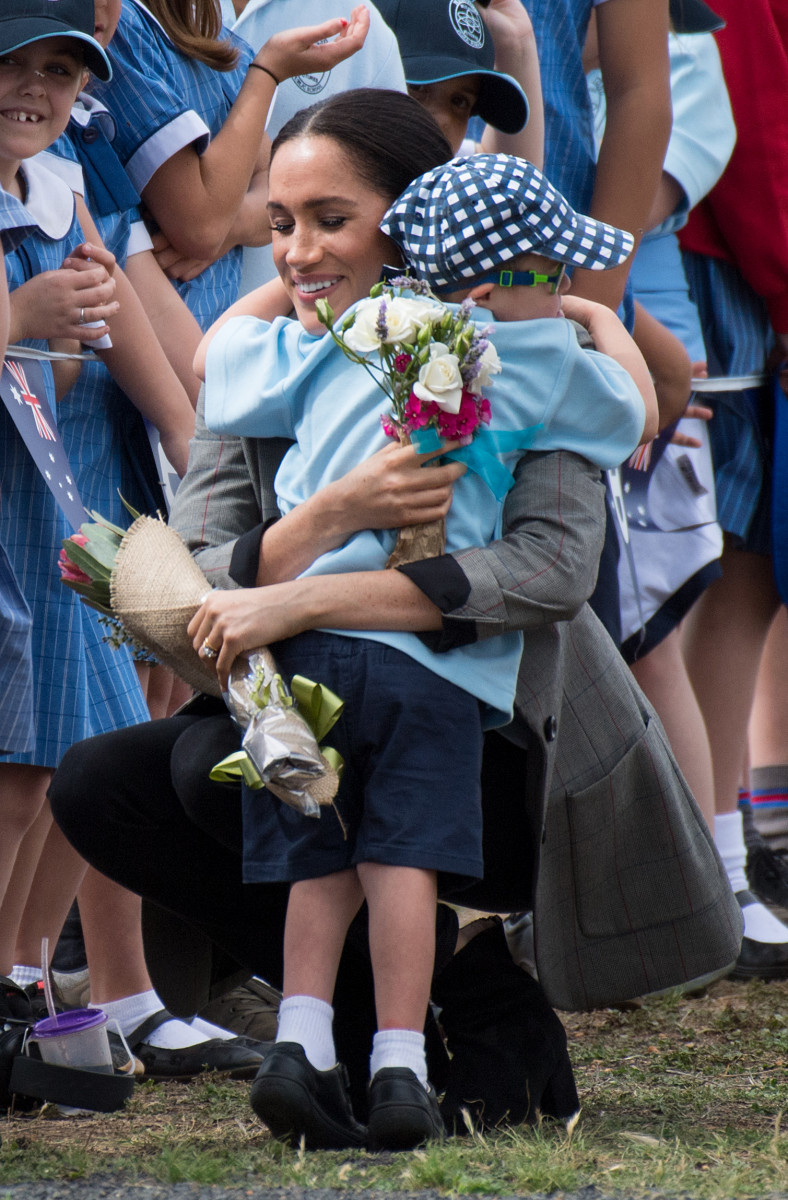 Prince Harry, the Duke of Sussex and Meghan, the Duchess of Sussex arrive at Dubbo Airport