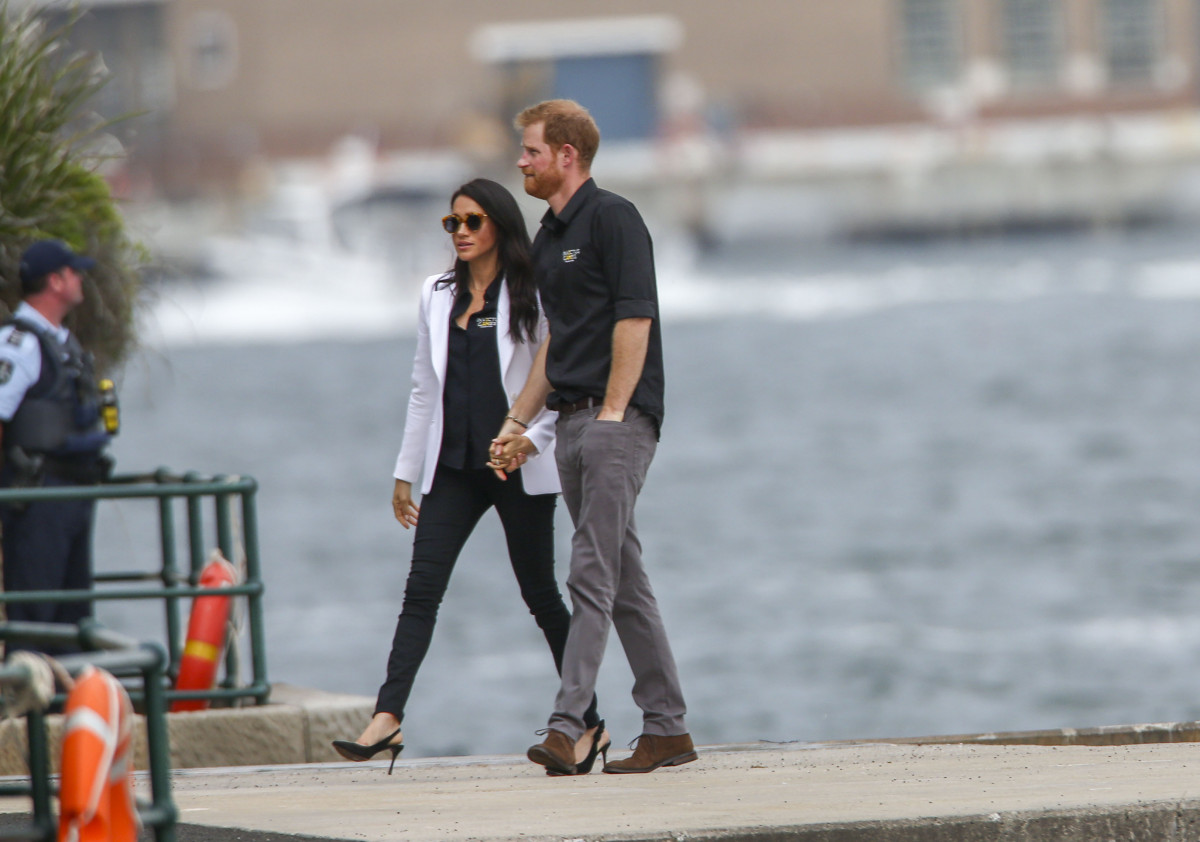 Prince Harry and Meghan arrive back at their Sydney home, Admiralty House