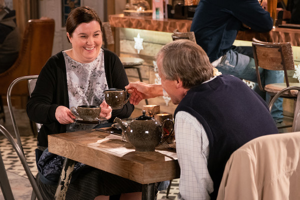 Mary and Roy have tea in Corrie 