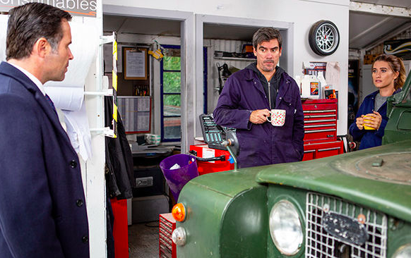 Emmerdale SPOILER: Debbie Dingle in terrifying confrontation with Joe's murderer Graham