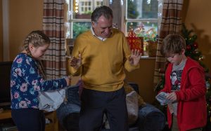Bob considers stealing from charity in Emmerdale