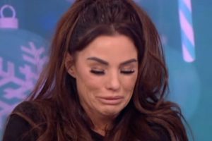 Katie Price cries Loose Women