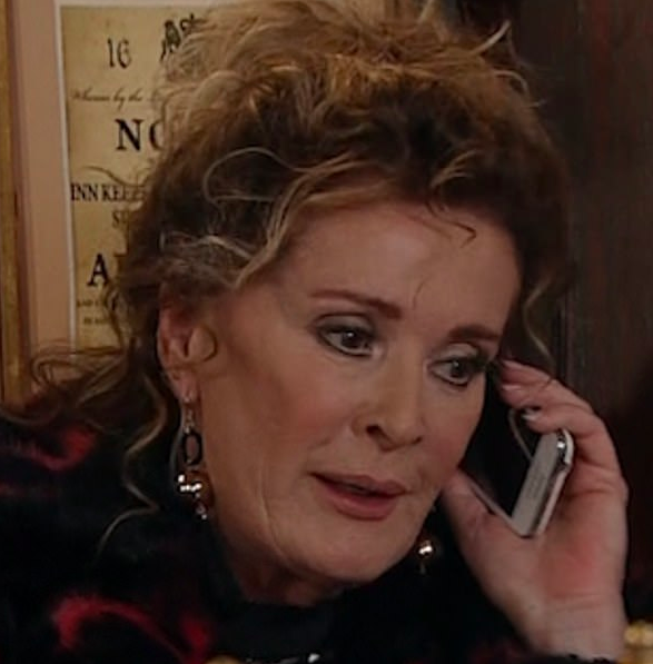 Coronation Street’s Liz McDonald in huge phone blunder