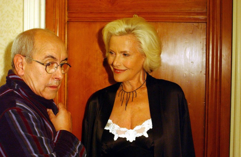 ITV ARCHIVE 'Coronation Street' TV - 2004 - Norris Cole [Malcolm Hebden] and Rula Romanoff [Honor Blackman]. 2004 Image ID: 726940cp Featured in: ITV ARCHIVE Photo Credit: ITV/Shutterstock