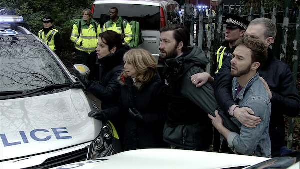Shona in danger thanks to Clayton Coronation Street 