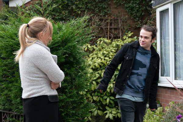 Sarah and Seb in Coronation Street 