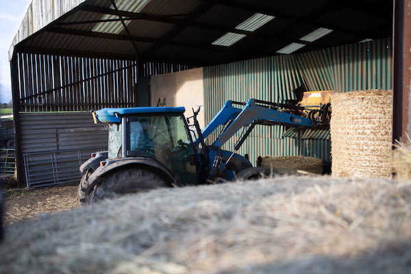 Pete crashes the tractor leaving Rhona in danger in Emmerdale 
