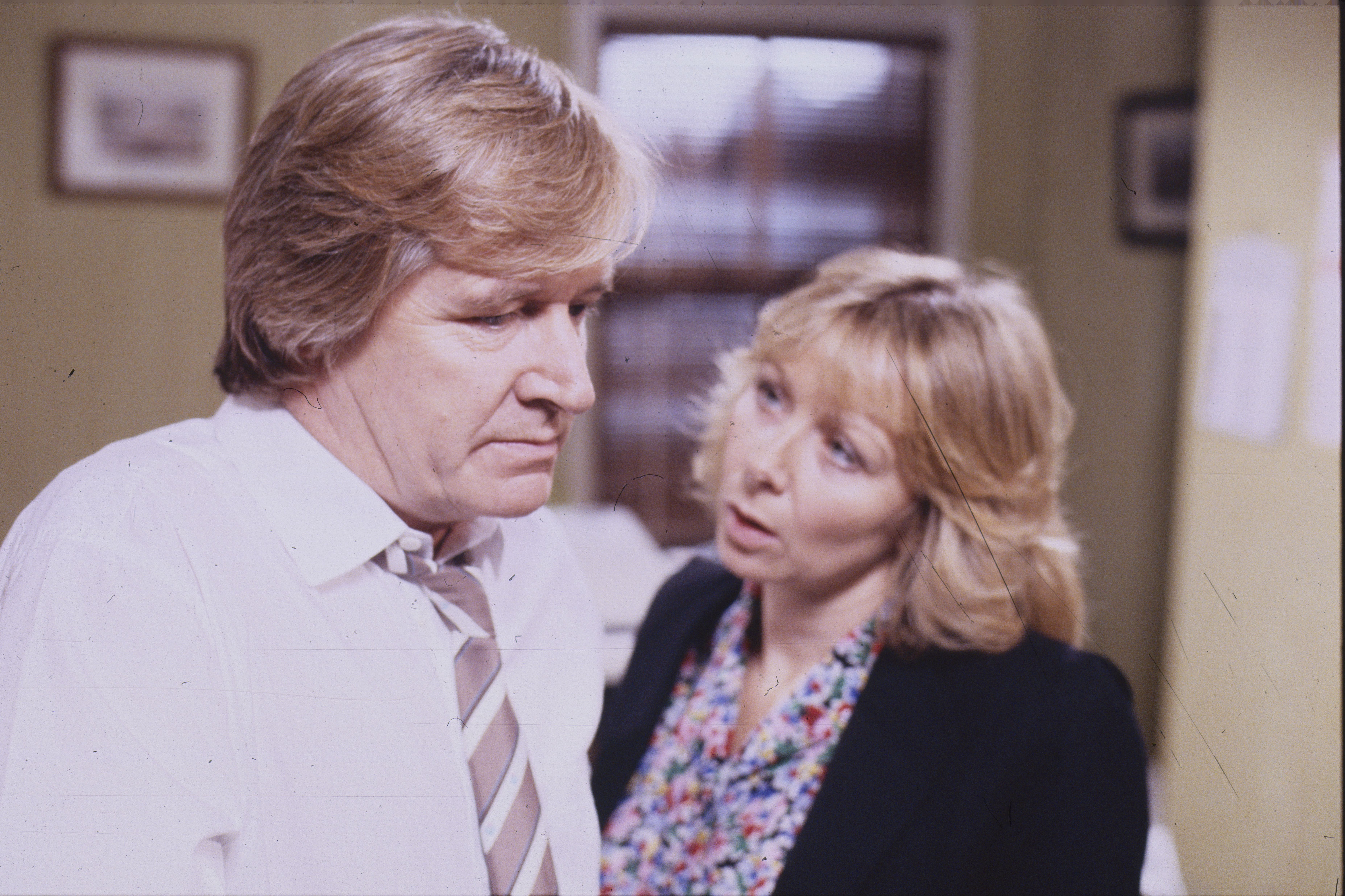 Wendy looking at an upset Ken in Corrie
