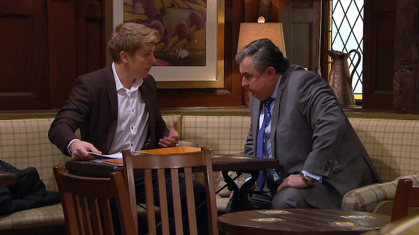 Mike and Robert talk in Emmerdale 