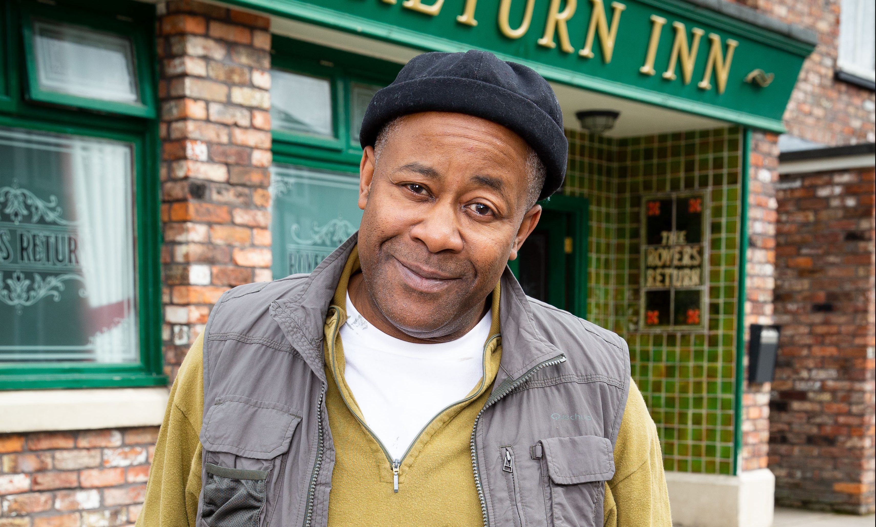 FROM ITV STRICT EMBARGO - No Use Before 0001hrs Saturday 06/04/19 Coronation Street New Bailey Family Dad Edison Bailey (Trevor Michael Georges) Mum Aggie Bailey (Lorna Laidlaw) Older son Michael Bailey (Ryan Russell) Yellow Jacket Younger son James Bailey (Nathan Graham). Picture contact - David.crook@itv.com Photographer - Mark Bruce This photograph is (C) ITV Plc and can only be reproduced for editorial purposes directly in connection with the programme or event mentioned above, or ITV plc. Once made available by ITV plc Picture Desk, this photograph can be reproduced once only up until the transmission [TX] date and no reproduction fee will be charged. Any subsequent usage may incur a fee. This photograph must not be manipulated [excluding basic cropping] in a manner which alters the visual appearance of the person photographed deemed detrimental or inappropriate by ITV plc Picture Desk. This photograph must not be syndicated to any other company, publication or website, or permanently archived, without the express written permission of ITV Picture Desk. Full Terms and conditions are available on www.itv.com/presscentre/itvpictures/terms