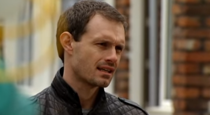 Nick Tilsley shoots down Tracy in 2011 Credit: ITV/YouTube