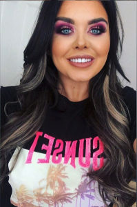 Gogglebox star Scarlett make up