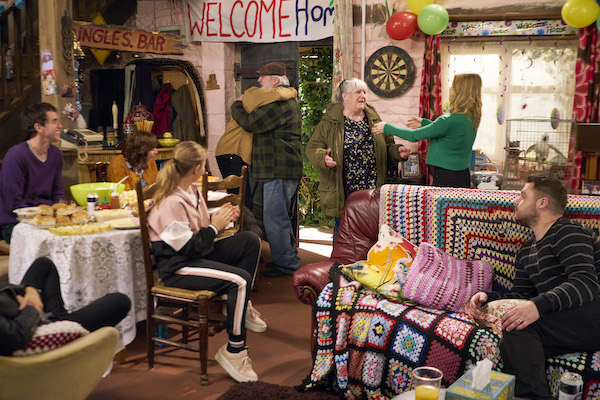 Lisa and Zak Dingle return to Emmerdale 