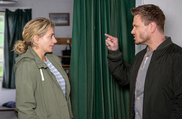 David talks to Maya in Emmerdale 