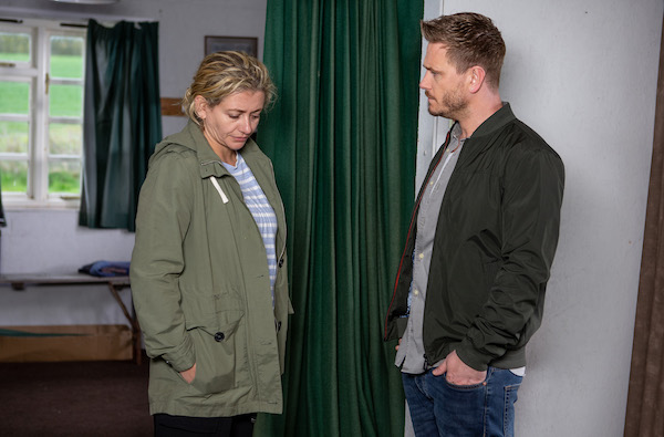 David talks to Maya in Emmerdale 