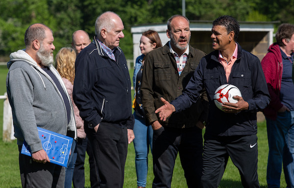 Chris Kamara joins the Emmerdale cast 
