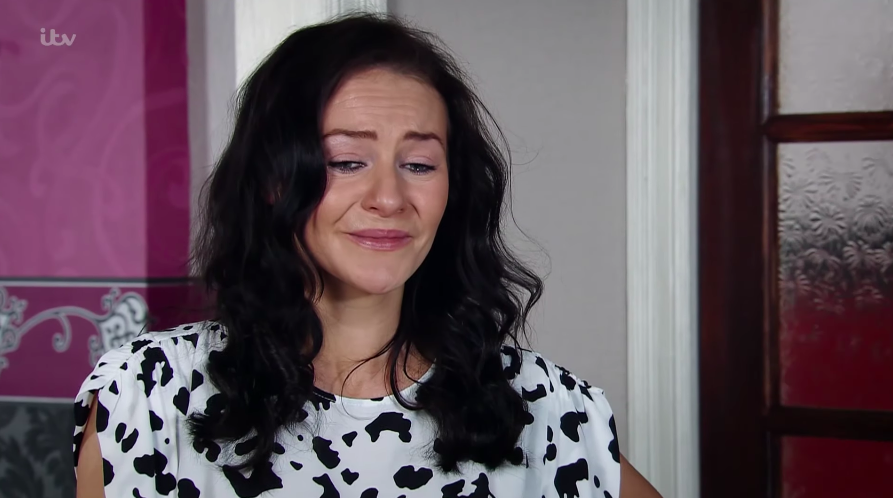 Corrie fans shocked as Vicky returns pregnant with Robert's baby