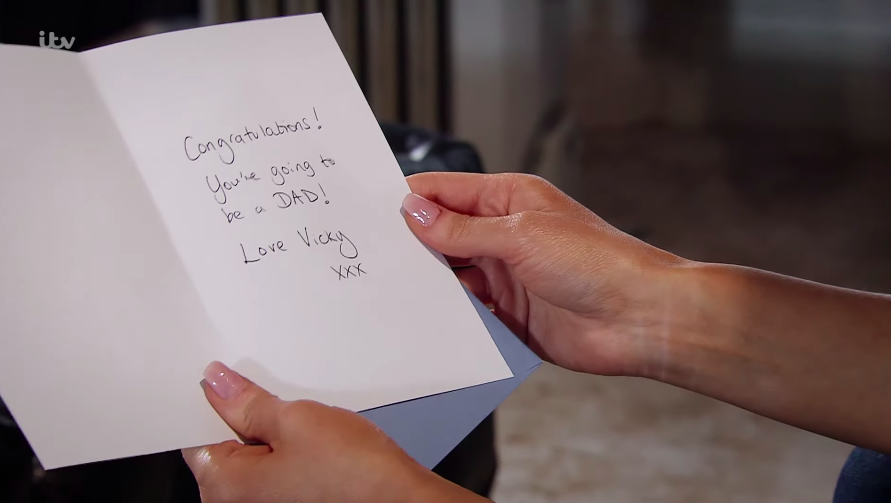 Corrie fans shocked as Vicky returns pregnant with Robert's baby